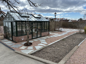 Eksklusivt Willab Garden drivhus montert på solid grunnmur i Moss, utført av Gartner1 Thomas Tragethon